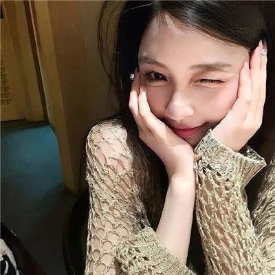 属于她们的片刻